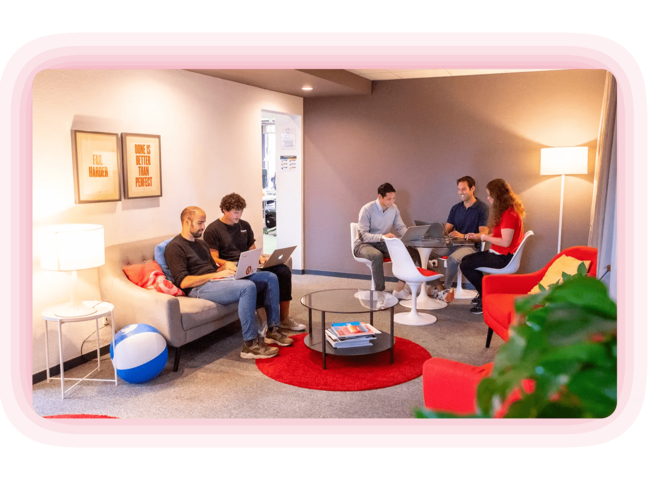 adsmurai employees in office-min-1